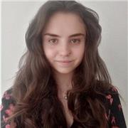 Mi nombre es Alicia y soy una persona tranquila, empática y trabajadora que que se adapta a tus necesidades y le encantan los niños/as y enseñar. También soy técnico en educación infantil por eso mi pasión son los niños/as